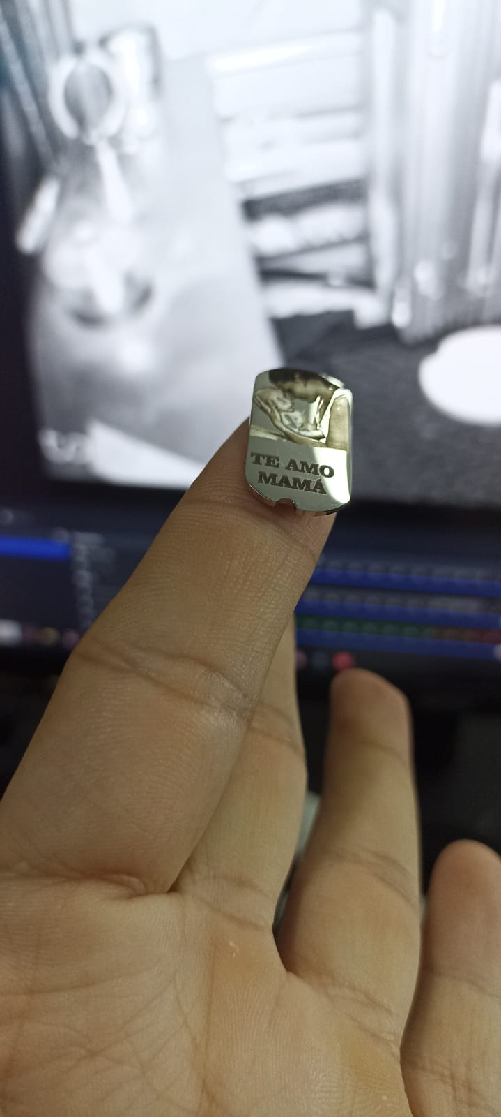 GRABADO EN DIJE DIA DE LAS MADRES