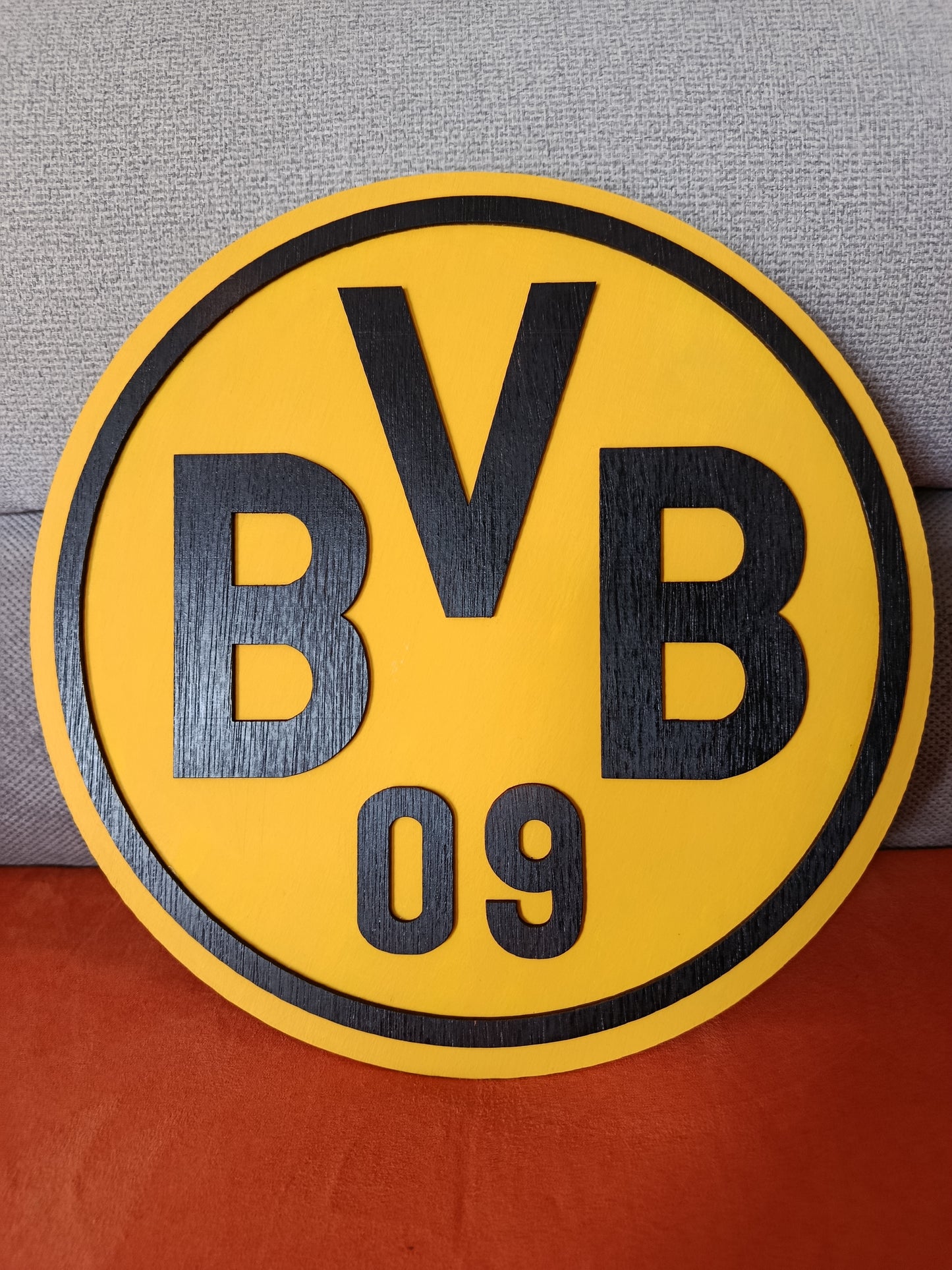 VECTOR DEL ESCUDO DEL BORUSSIA DORTMUND EN CAPAS - CORTE LÁSER - SVG - IA - DXF - LBRN2 - 00011-A
