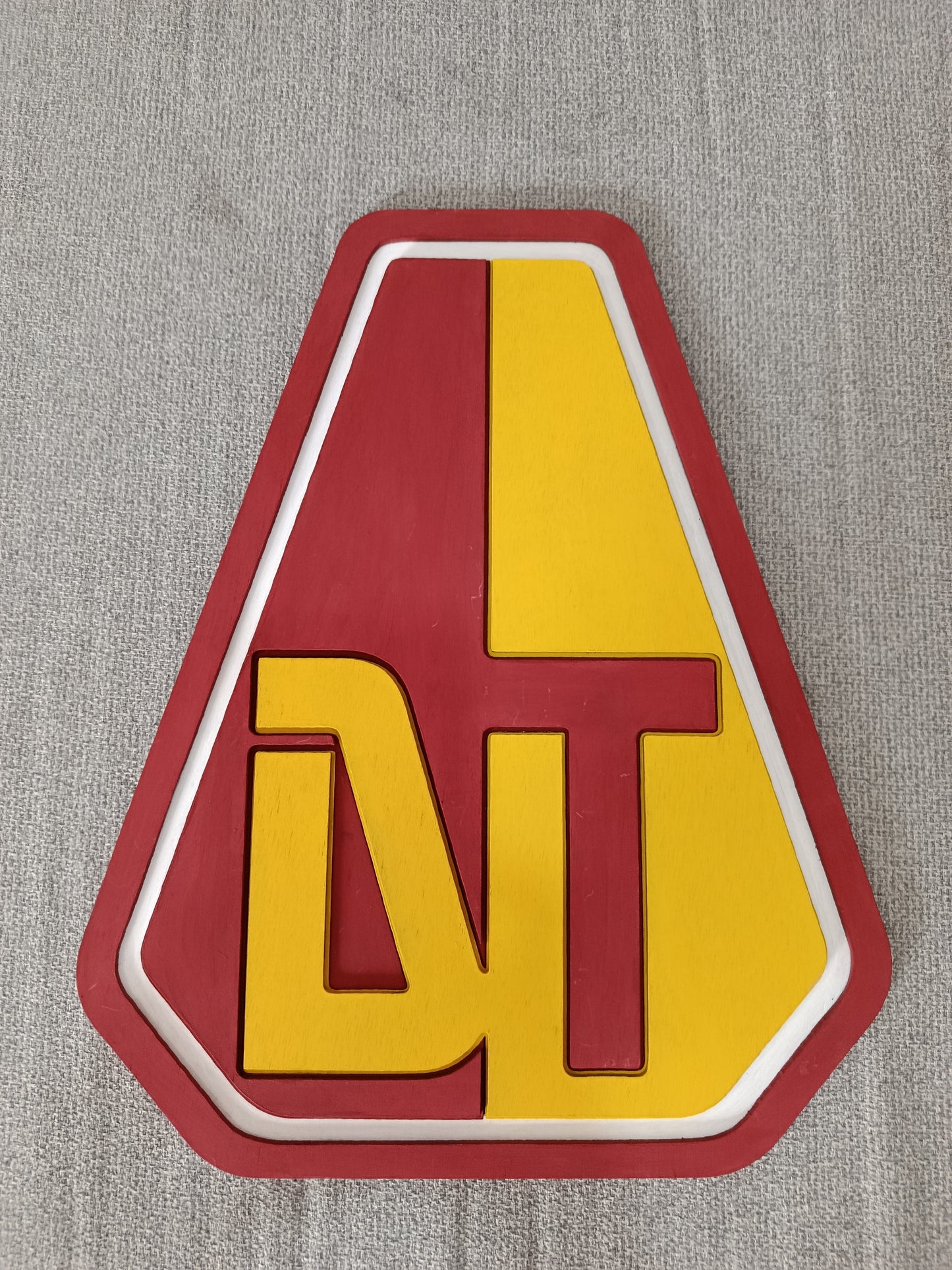 VECTOR EN CAPAS DEL ESCUDO DEL DEPORTES TOLIMA FC - CORTE LÁSER - SVG - AI - DXF - LIGHTBURN