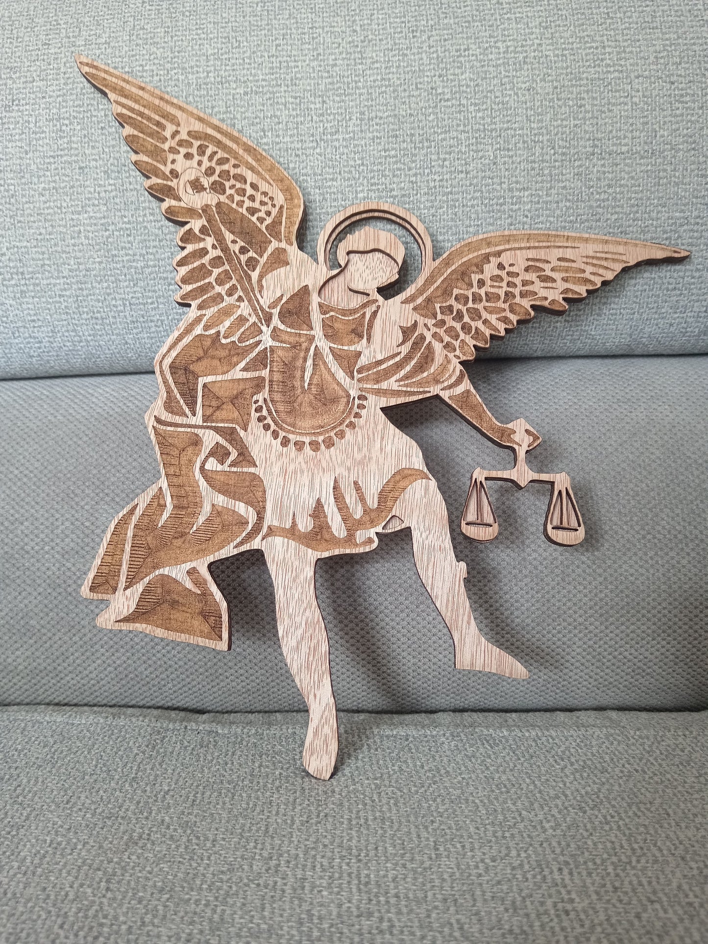 VECTOR DEL ARCANGEL SAN MIGUEL EN 2 CAPAS - SVG - LIGTHBURN - AI - DXF - 00015-A